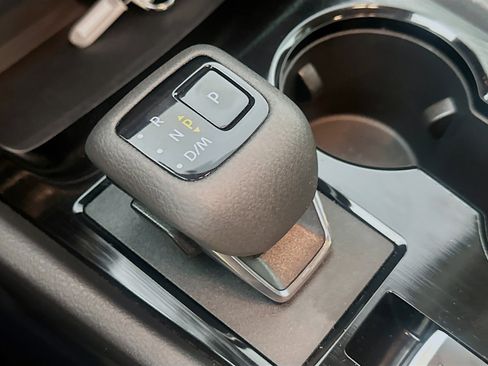 Used 2024 Nissan Rogue S image 24