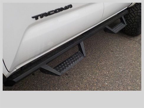 Used 2019 Toyota Tacoma TRD Off-Road image 41