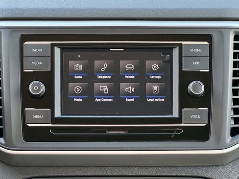 Used 2023 Volkswagen Atlas SE image 25