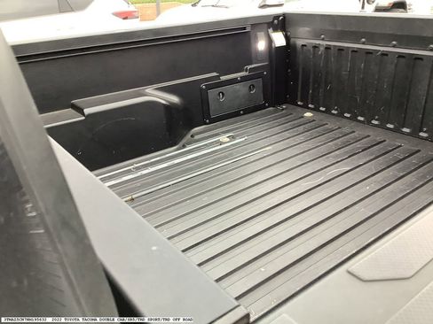 Used 2022 Toyota Tacoma SR5 RWD image 14