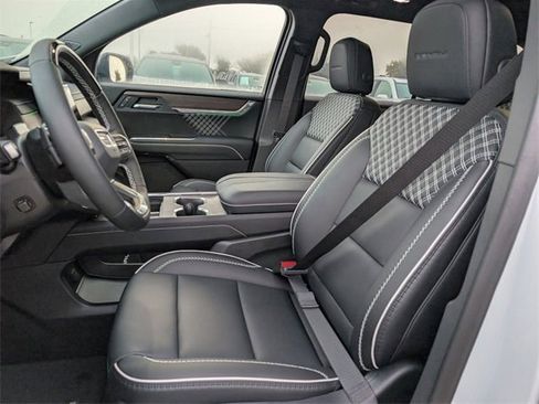 New 2026 GMC Acadia Denali w/ Super Cruise Package image 18