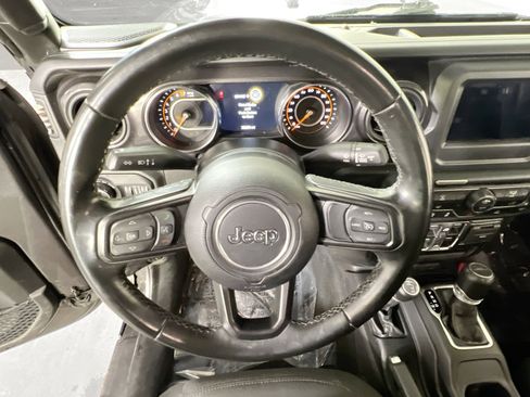 Used 2022 Jeep Gladiator Sport image 11