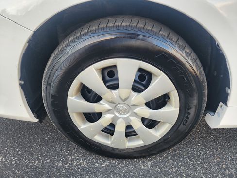 Used 2011 Toyota Corolla LE image 36