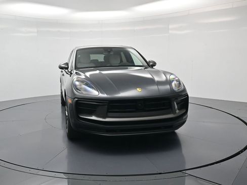 Certified 2023 Porsche Macan Turbo AWD/4WD image 33