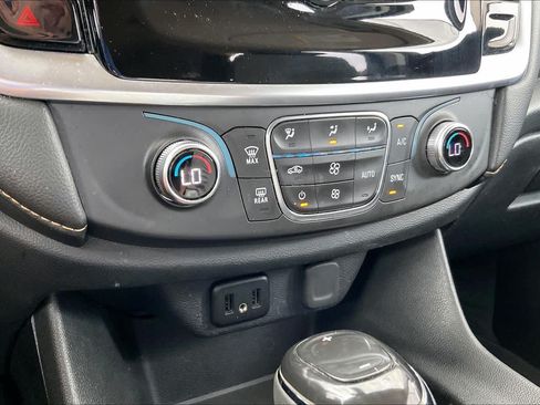 Used 2019 Chevrolet Traverse LS w/ LPO, Blackout Package FWD image 32