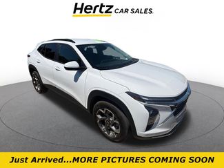 Used 2025 Chevrolet Trax LT video 1