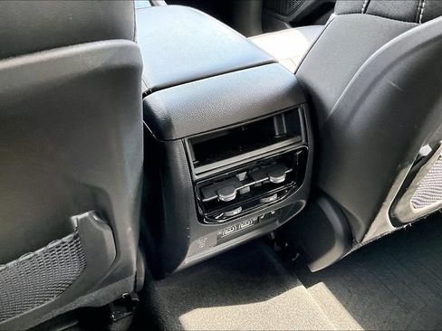 Used 2023 Jeep Grand Cherokee Limited AWD/4WD image 11