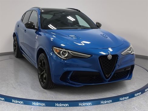 Used 2020 Alfa Romeo Stelvio Quadrifoglio image 4