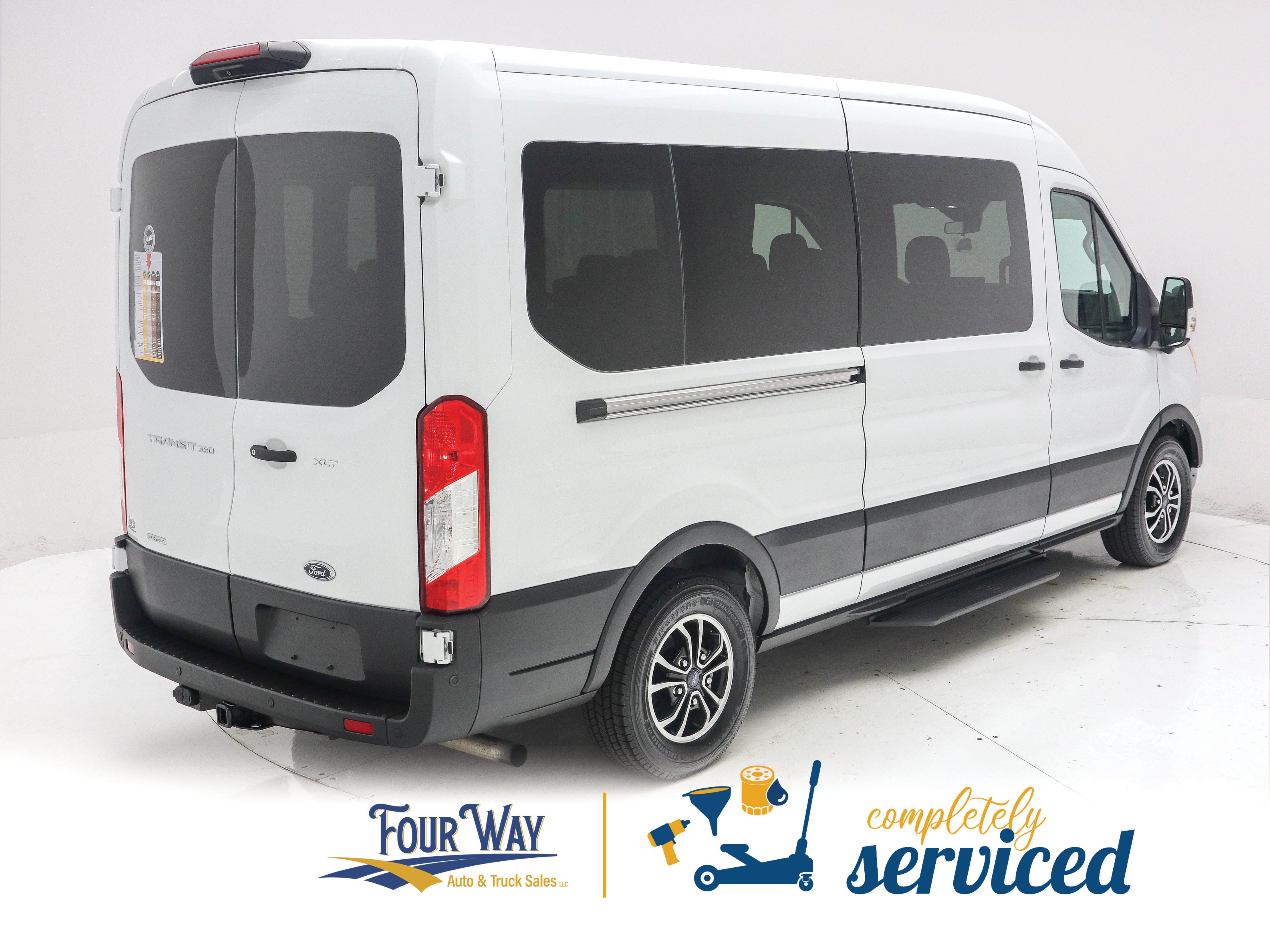 Used 2022 Ford Transit 350 XLT RWD image 4