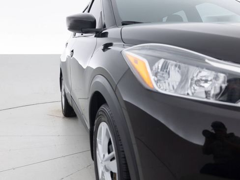 Used 2020 Nissan Kicks S FWD image 11