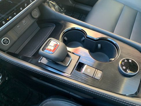 Used 2023 Nissan Rogue SL image 18