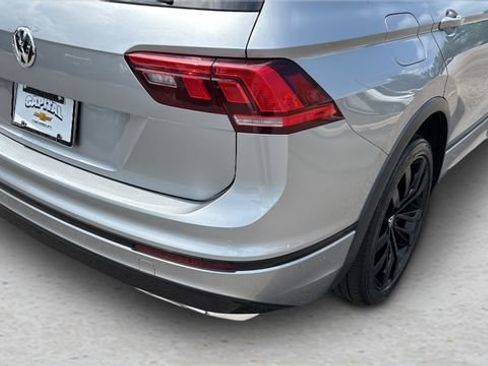 Used 2021 Volkswagen Tiguan SE R-Line FWD image 37