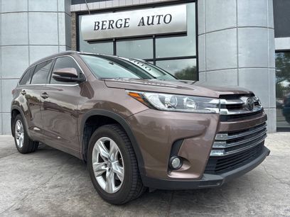 Used 2017 Toyota Highlander Limited w/ Carpet Mat Package