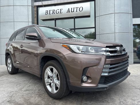 Used 2017 Toyota Highlander Limited w/ Carpet Mat Package AWD/4WD image 1