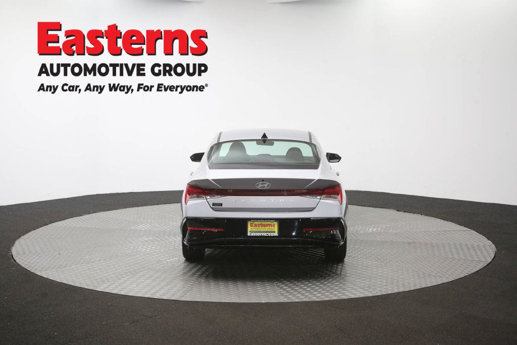 Used 2025 Hyundai Elantra SEL FWD image 42