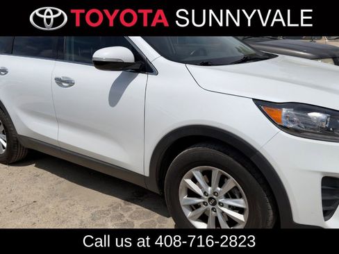 Used 2020 Kia Sorento LX w/ LX I4 Convenience Package FWD image 1