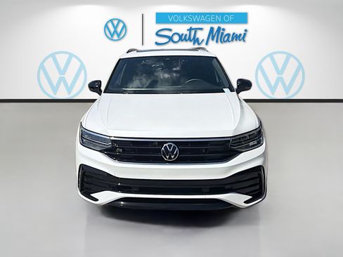 Certified 2023 Volkswagen Tiguan SE R-Line FWD image 2