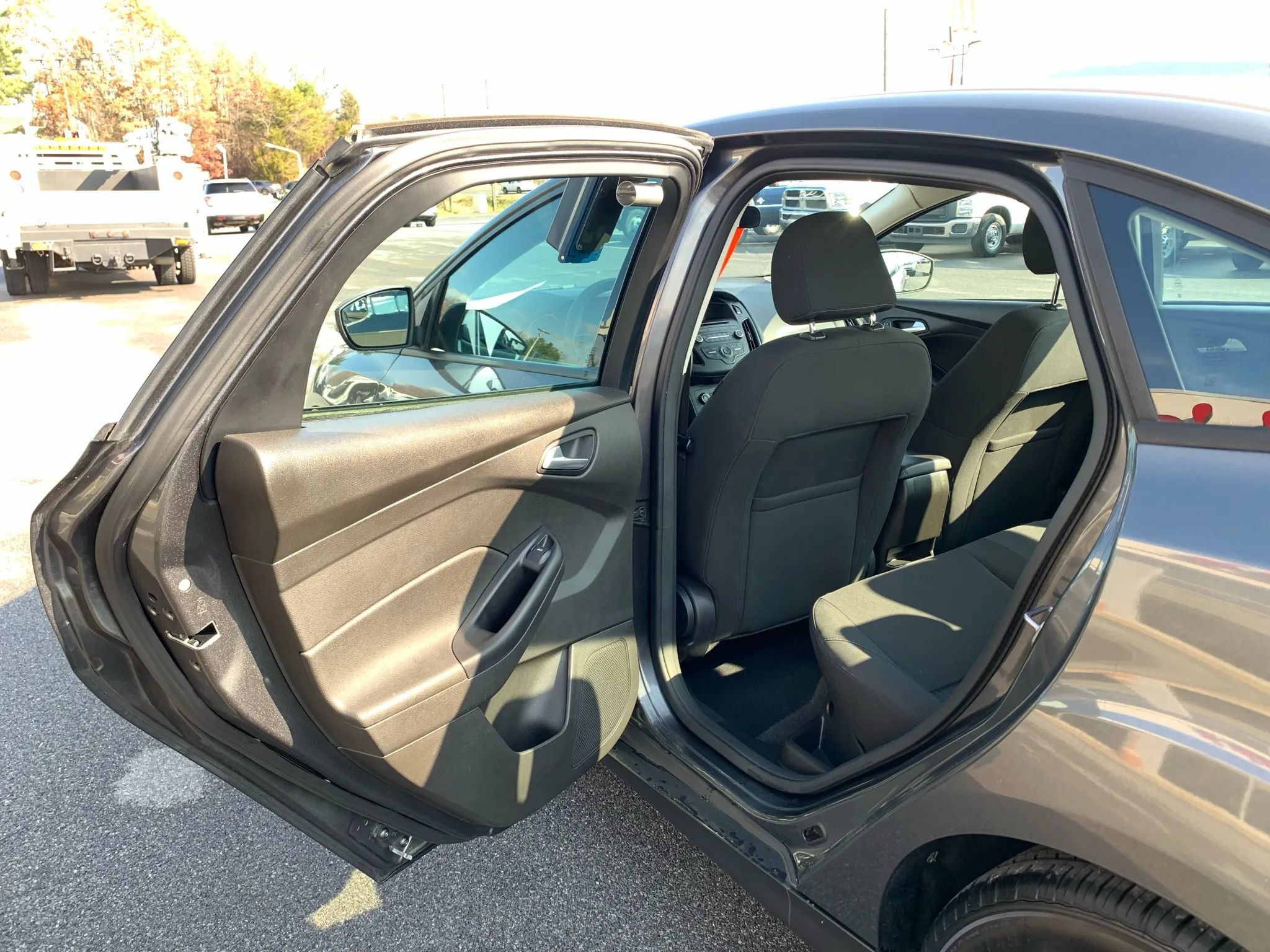 Used 2016 Ford Focus SE FWD image 22