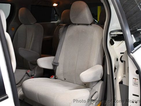 Used 2011 Toyota Sienna LE w/ Towing Pkg image 20