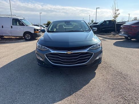 Used 2024 Chevrolet Malibu LT image 2