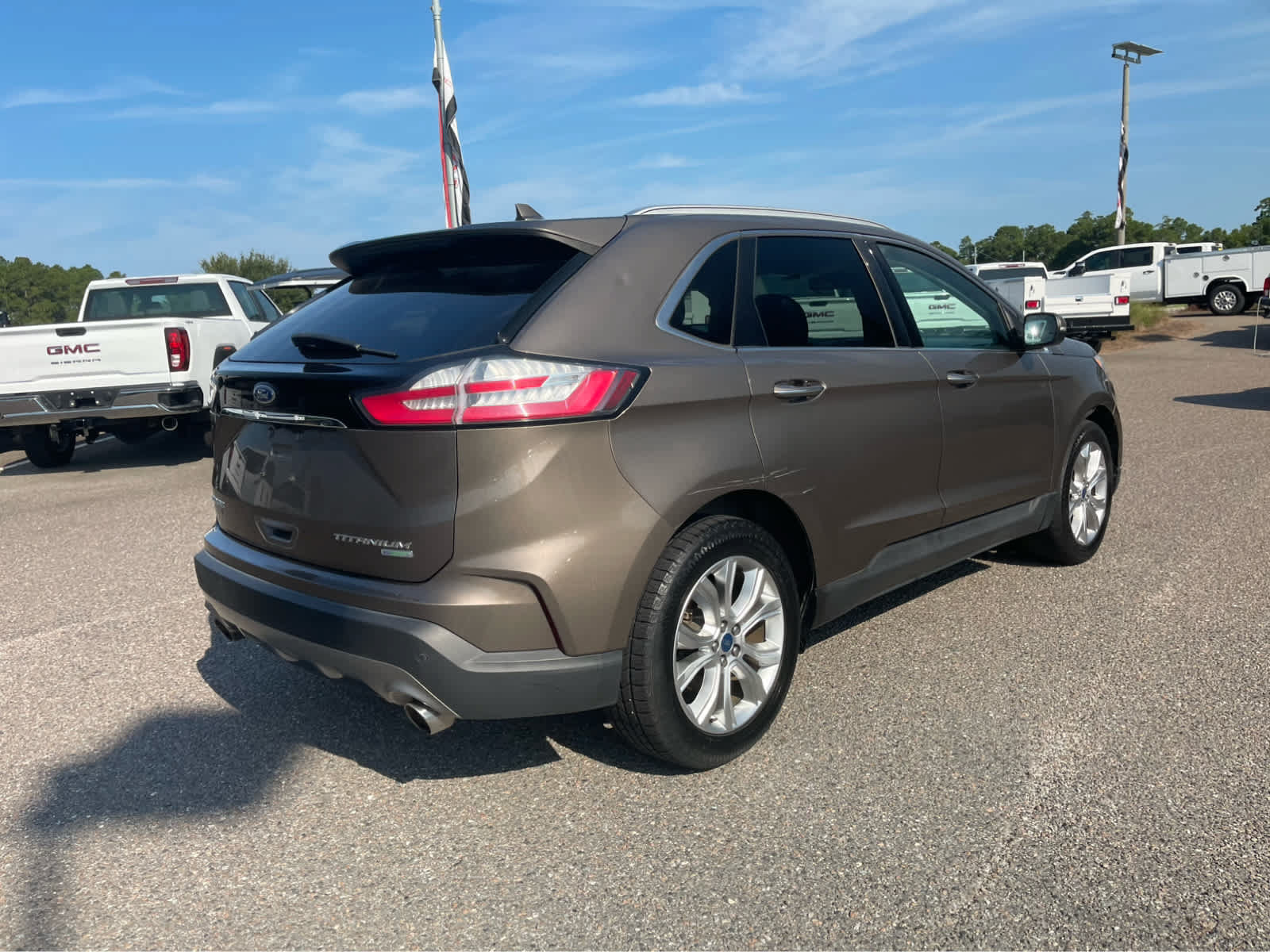 Used 2019 Ford Edge Titanium FWD image 5