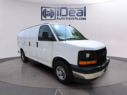 Used 2017 Chevrolet Express 3500 RWD image 7