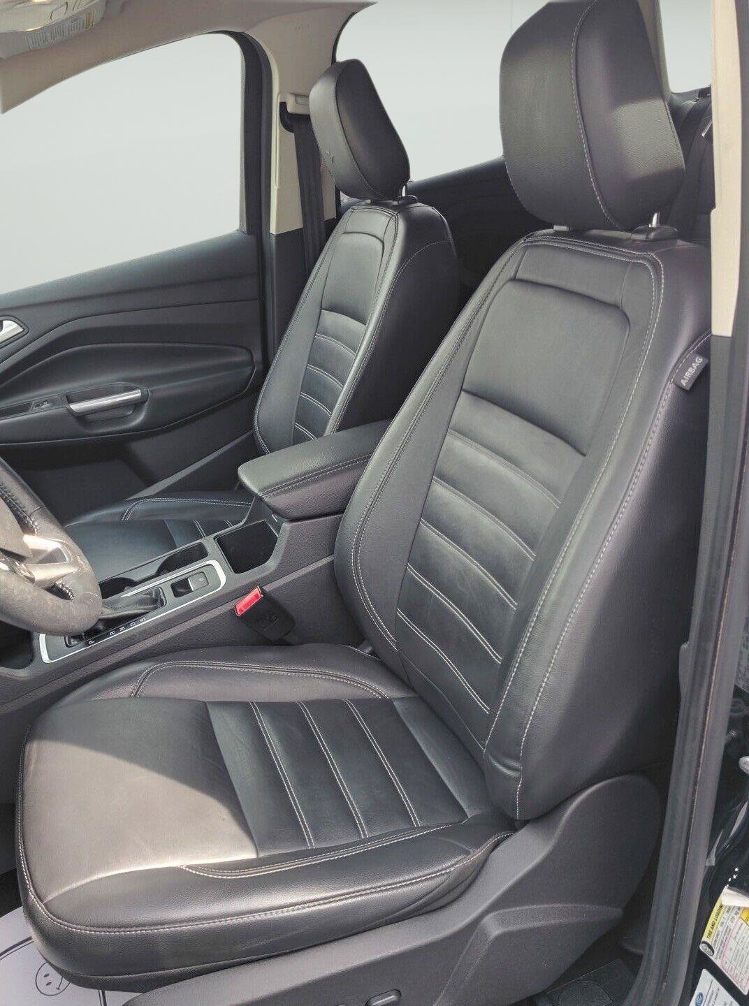 Used 2018 Ford Escape Titanium AWD/4WD image 5