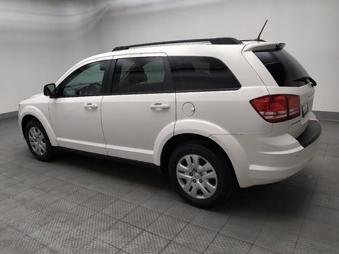 Used 2020 Dodge Journey SE w/ SE Popular Equipment Group image 3