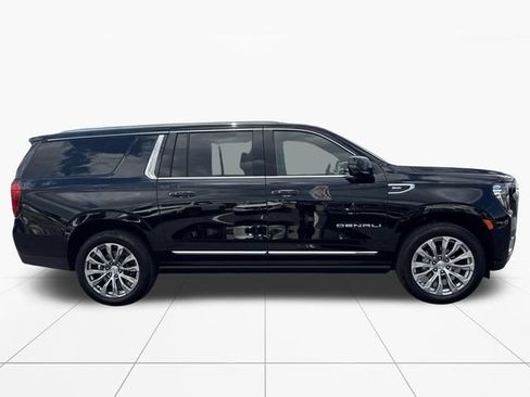 Used 2024 GMC Yukon XL Denali w/ Denali Reserve Package AWD/4WD image 7