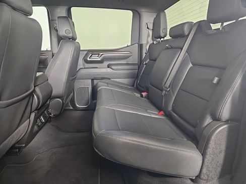 Used 2025 GMC Sierra 1500 SLT RWD image 12