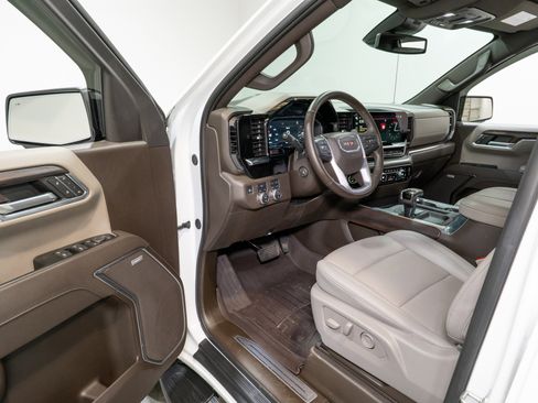 Used 2025 GMC Sierra 1500 SLT w/ SLT Premium Plus Package image 13