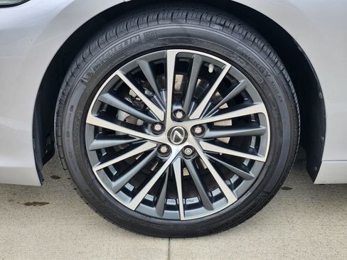 Used 2023 Lexus ES 350 w/ Premium Package image 10