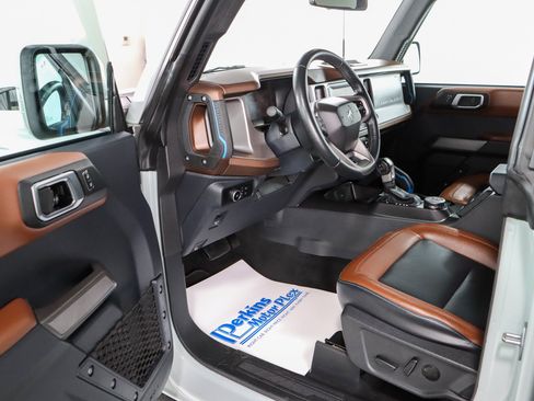 Used 2023 Ford Bronco Outer Banks AWD/4WD image 3