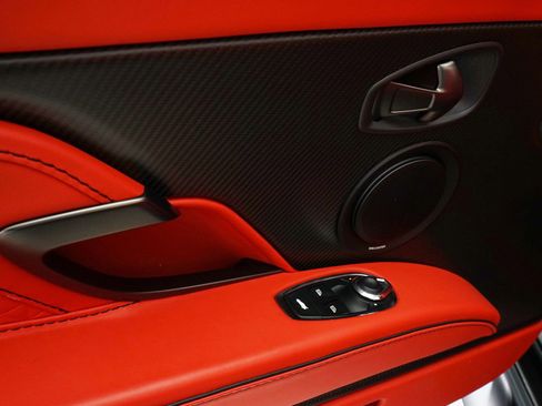 Used 2022 Aston Martin DBS Superleggera Volante image 17