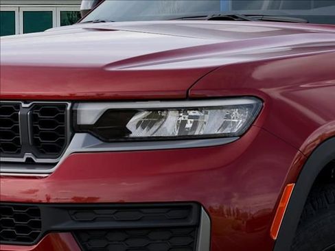 New 2026 Jeep Grand Cherokee Altitude AWD/4WD image 10