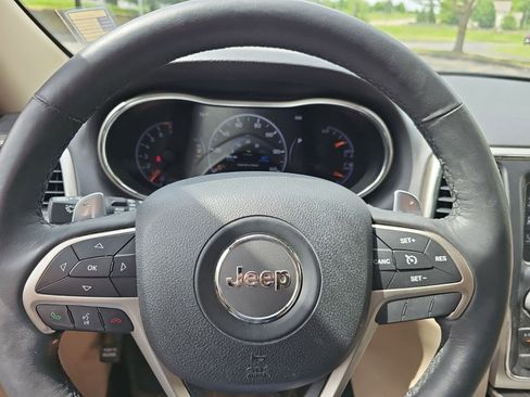 Used 2014 Jeep Grand Cherokee Laredo w/ Security & Convenience Group AWD/4WD image 22