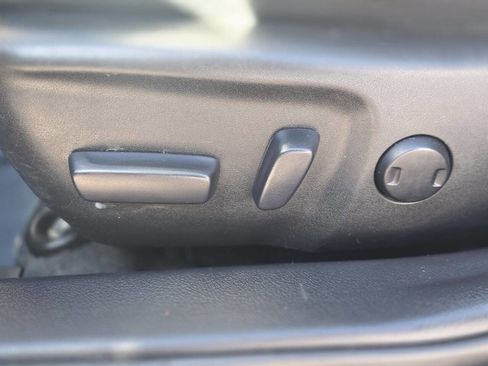 Used 2014 Toyota Camry SE image 19