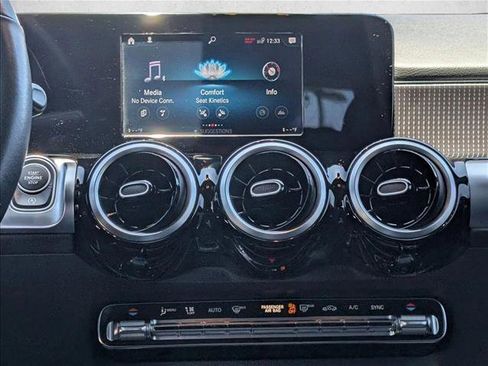 Used 2020 Mercedes-Benz GLB 250 image 13