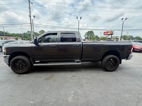 Used 2024 RAM 2500 Tradesman w/ Chrome Appearance Group AWD/4WD image 6