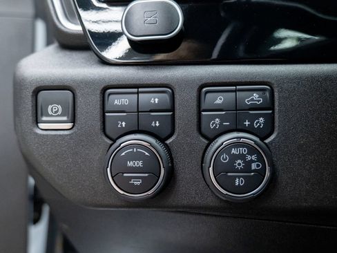 Used 2024 Chevrolet Silverado 2500 LTZ w/ LTZ Convenience Package AWD/4WD image 43