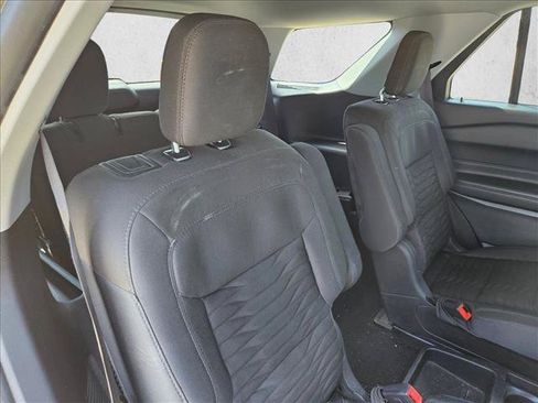 Used 2021 Ford Explorer XLT RWD image 19