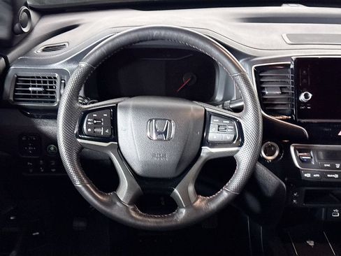 Used 2025 Honda Ridgeline Black Edition image 13