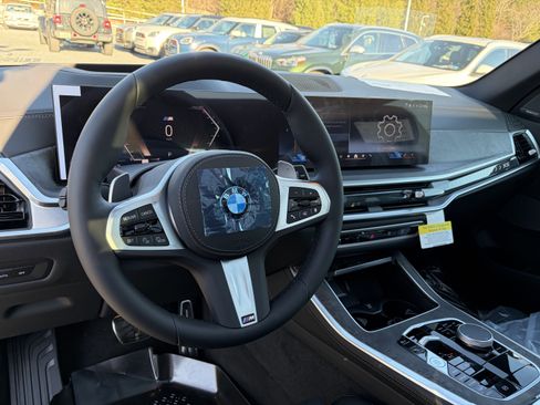 New 2026 BMW X5 xDrive40i w/ M Sport Package image 10