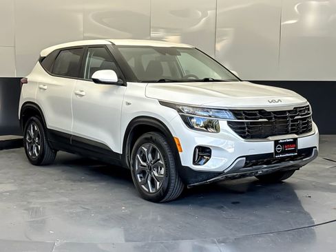 Used 2024 Kia Seltos LX AWD/4WD image 1
