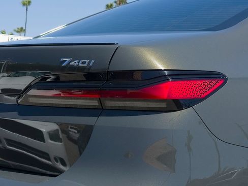 New 2026 BMW 740i RWD image 4