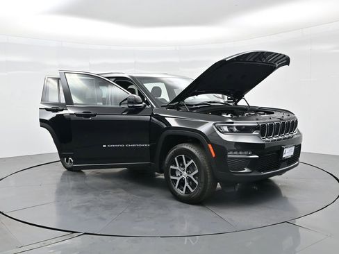 New 2025 Jeep Grand Cherokee Limited image 37