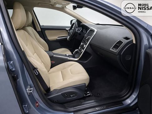 Used 2017 Volvo XC60 T6 Dynamic w/ Advanced Package AWD/4WD image 11