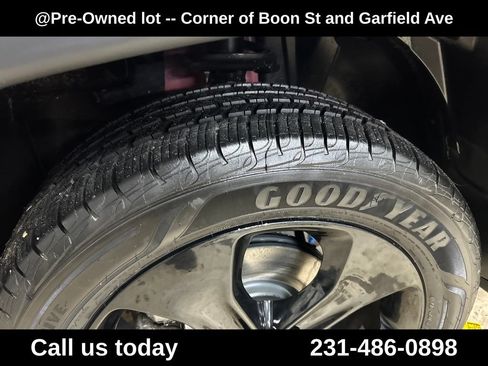 Used 2020 Jeep Compass Latitude AWD/4WD image 12