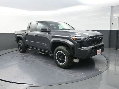 Used 2025 Toyota Tacoma TRD Off-Road w/ TRD Off Road Upgrade Package image 10