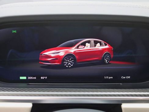 Used 2023 Tesla Model X Plaid image 15